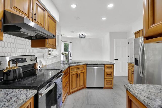 1075 Wellers Court, Roswell, GA 30076