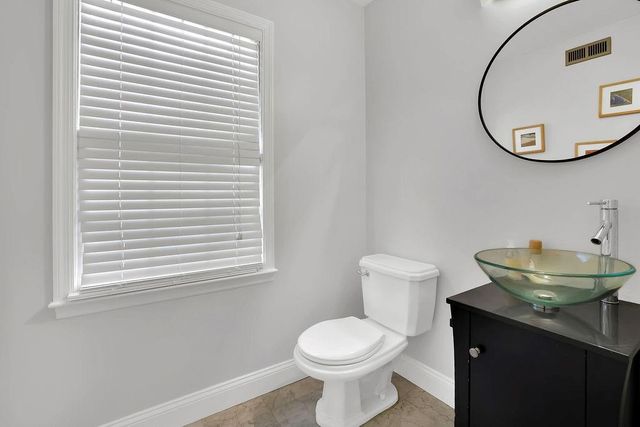 1075 Wellers Court, Roswell, GA 30076