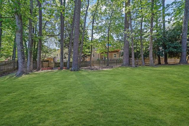 1075 Wellers Court, Roswell, GA 30076