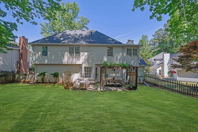 1075 Wellers Court, Roswell, GA 30076