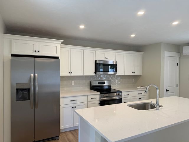 480 Wareham St 12, Middleboro, MA 02346