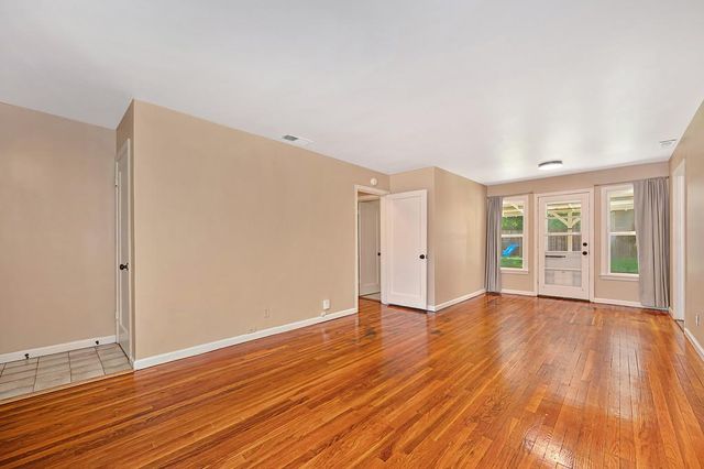 4902 Jerry Way, Sacramento, CA 95819