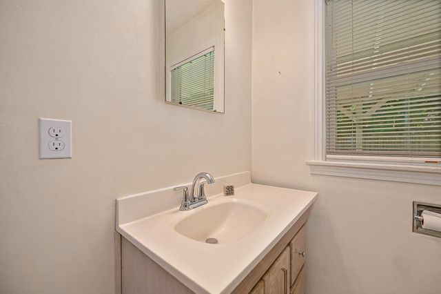 4902 Jerry Way, Sacramento, CA 95819