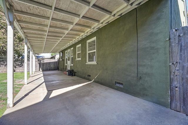 4902 Jerry Way, Sacramento, CA 95819