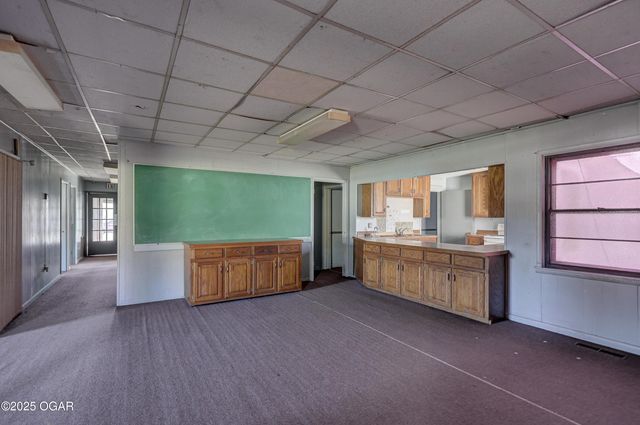 1205 Walnut Street, Carthage, MO 64836