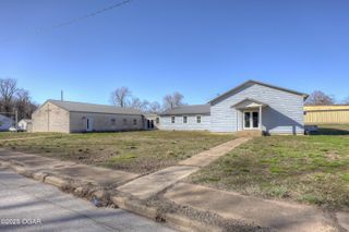 1205 Walnut Street, Carthage, MO 64836