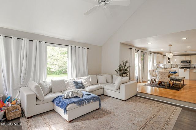 8629 St George Drive, Holland, OH 43528