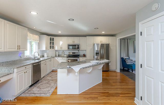 8629 St George Drive, Holland, OH 43528