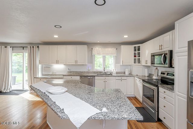 8629 St George Drive, Holland, OH 43528