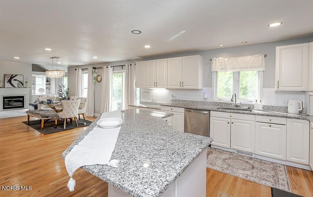 8629 St George Drive, Holland, OH 43528