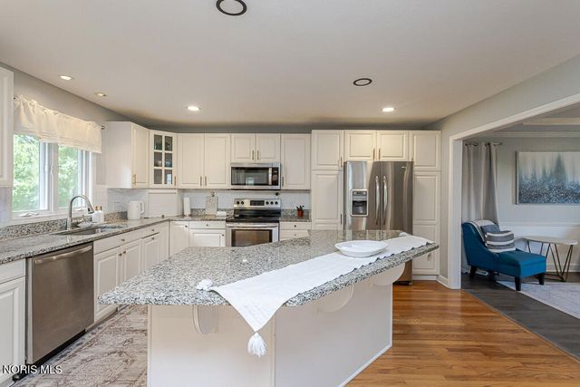 8629 St George Drive, Holland, OH 43528