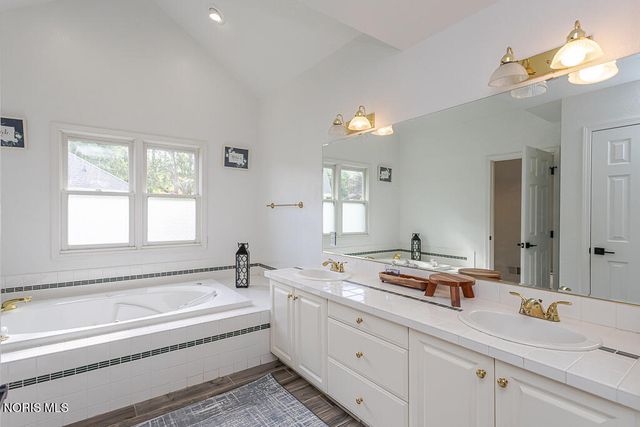 8629 St George Drive, Holland, OH 43528