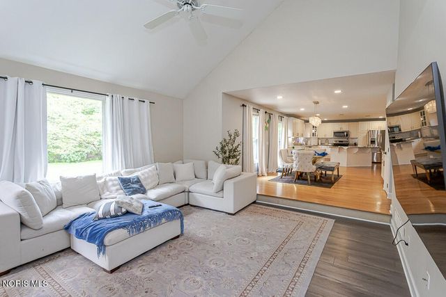 8629 St George Drive, Holland, OH 43528
