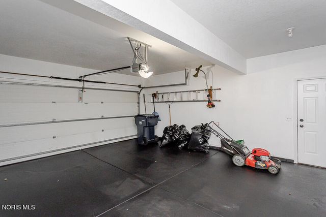 8629 St George Drive, Holland, OH 43528
