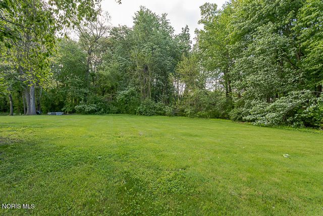 8629 St George Drive, Holland, OH 43528