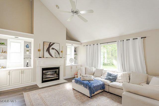 8629 St George Drive, Holland, OH 43528