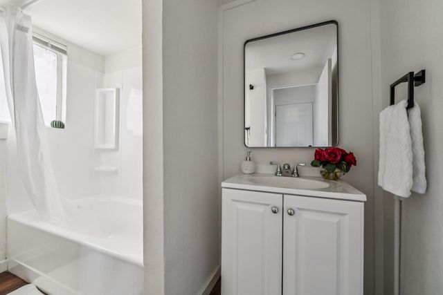 1574 Jerrold Avenue, San Francisco, CA 94124