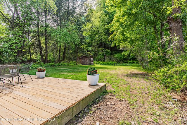 148 Esopus Creek Road, Saugerties, NY 12477