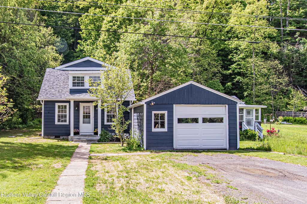 148 Esopus Creek Road, Saugerties, NY 12477