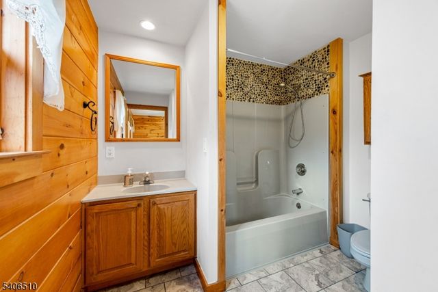 24 Steenykill Rd, Montague Twp., NJ 07827