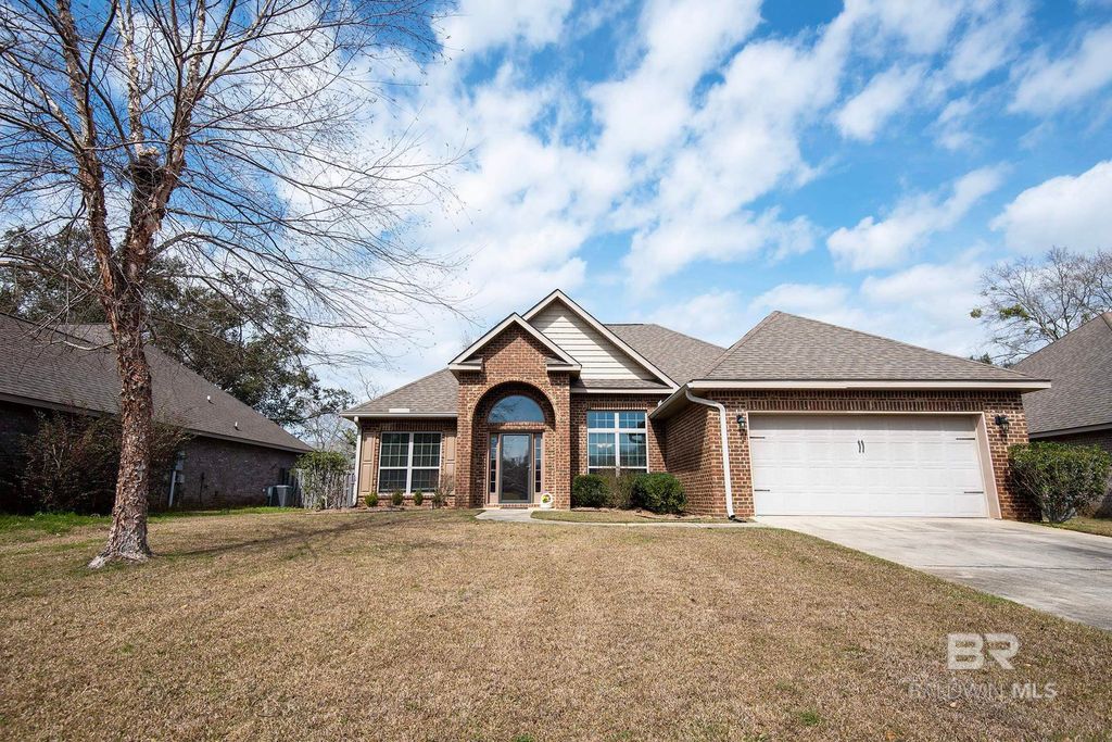 10849 Eastwood Avenue, Fairhope, AL 36532