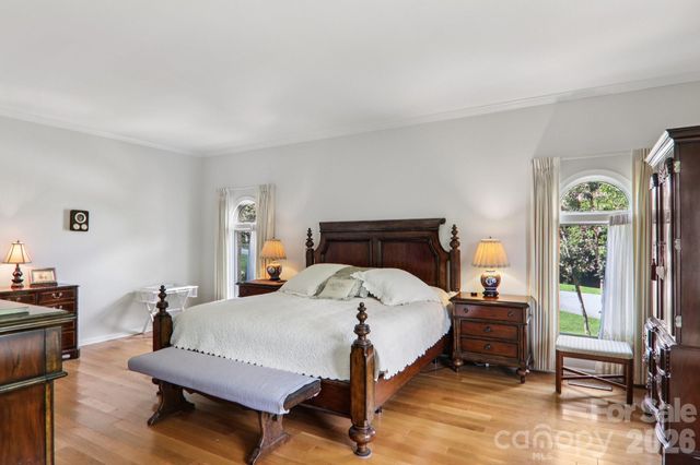 18 Thornapple Drive, Hendersonville, NC 28739