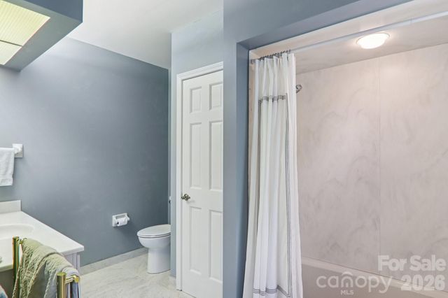 18 Thornapple Drive, Hendersonville, NC 28739