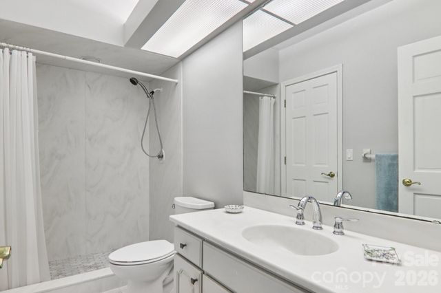 18 Thornapple Drive, Hendersonville, NC 28739