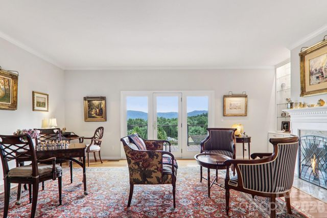 18 Thornapple Drive, Hendersonville, NC 28739