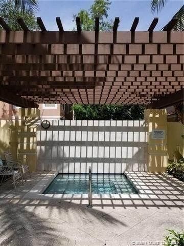 6774 W Sample Road 6774, Coral Springs, FL 33067