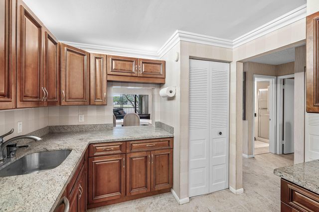 7 Southport Lane F, Boynton Beach, FL 33436