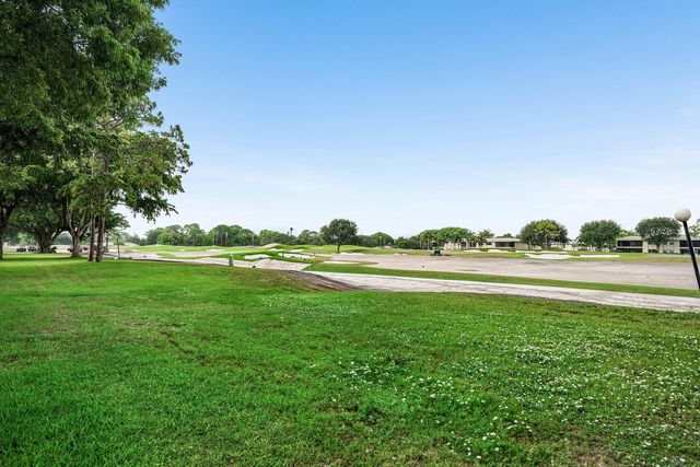 7 Southport Lane F, Boynton Beach, FL 33436