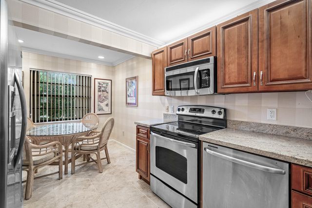 7 Southport Lane F, Boynton Beach, FL 33436