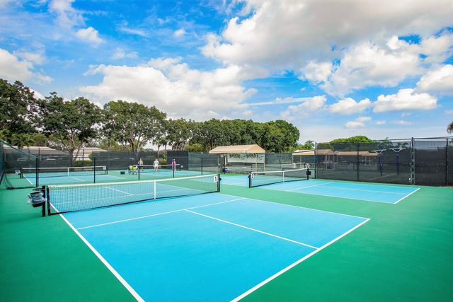 7 Southport Lane F, Boynton Beach, FL 33436