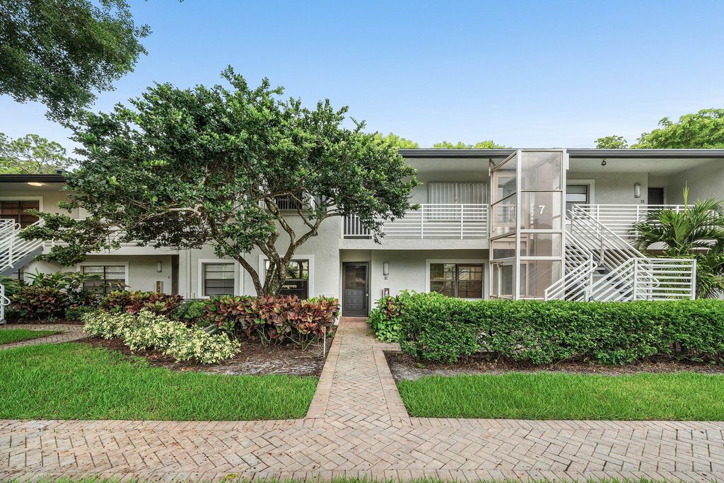 7 Southport Lane F, Boynton Beach, FL 33436