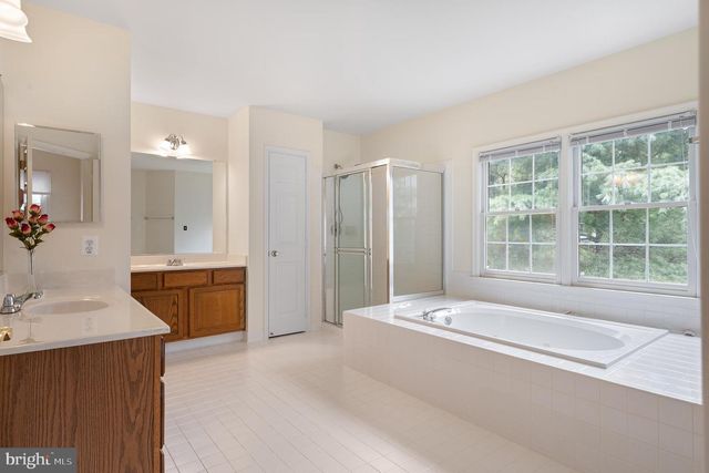 10604 MAPLECREST, Potomac, MD 20854