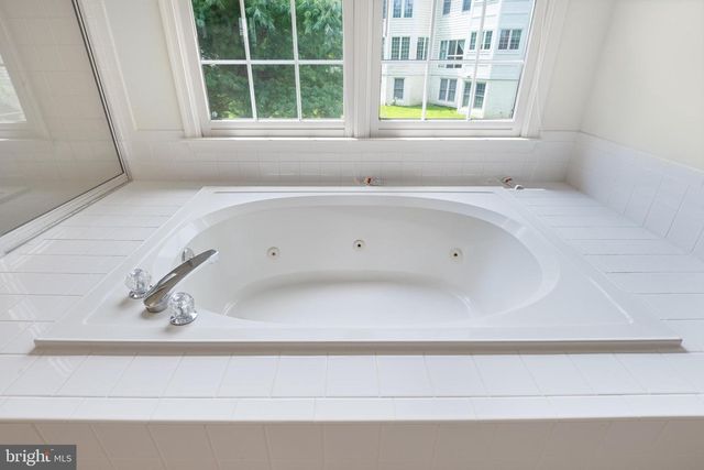 10604 MAPLECREST, Potomac, MD 20854