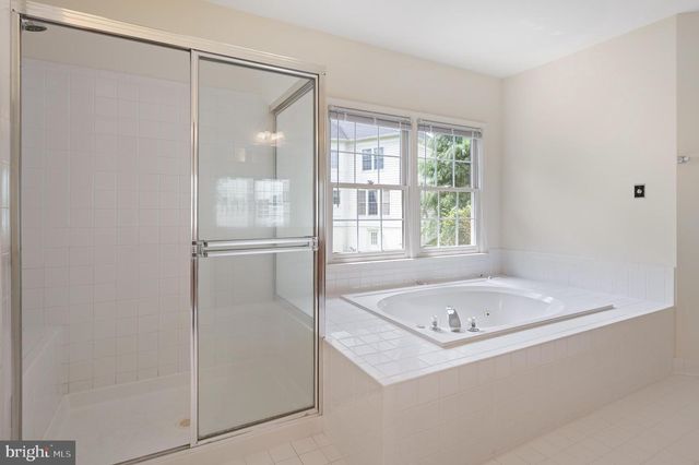 10604 MAPLECREST, Potomac, MD 20854