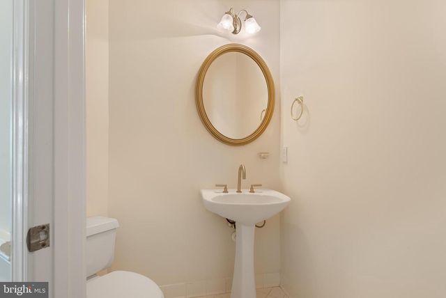 10604 MAPLECREST, Potomac, MD 20854