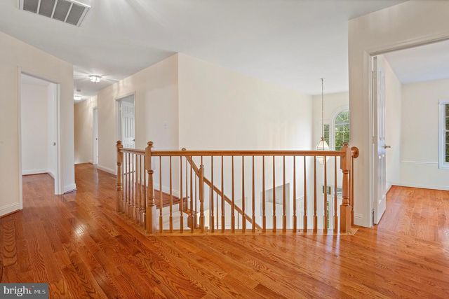 10604 MAPLECREST, Potomac, MD 20854