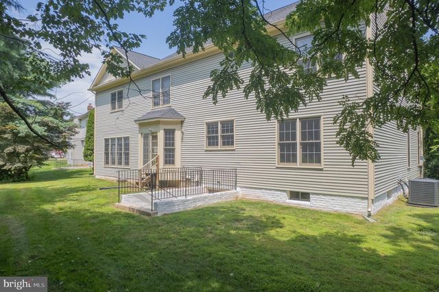 10604 MAPLECREST, Potomac, MD 20854