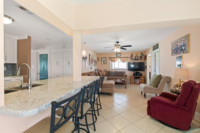 2081 SW 12th Avenue, Boynton Beach, FL 33426