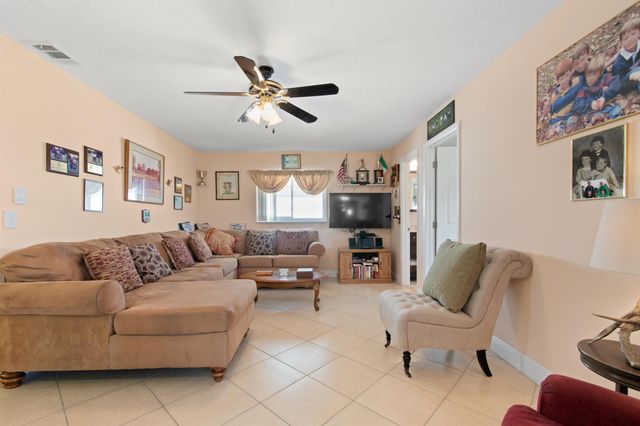 2081 SW 12th Avenue, Boynton Beach, FL 33426