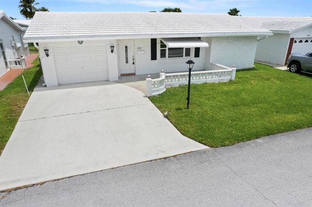 2081 SW 12th Avenue, Boynton Beach, FL 33426