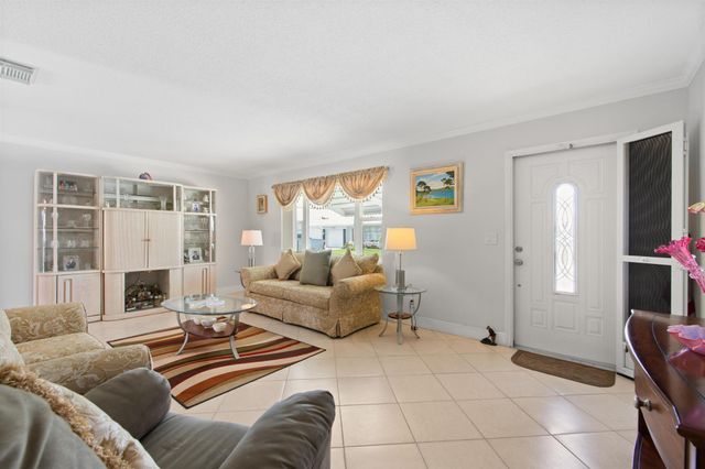2081 SW 12th Avenue, Boynton Beach, FL 33426