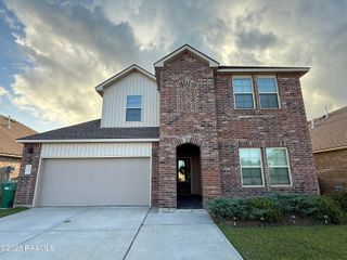 200 Broussard Hill Drive, Broussard, LA 70518