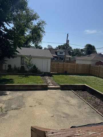 1108 Oakland Avenue, Joliet, IL 60435