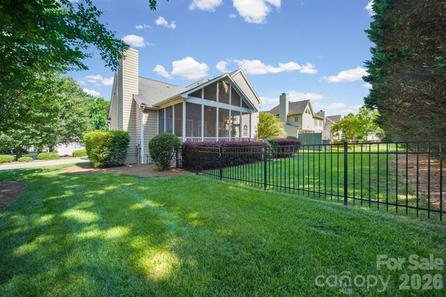 11204 Tavernay Parkway, Charlotte, NC 28262
