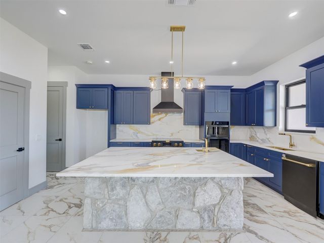 120 Lantana Bud TRL, Liberty Hill, TX 78642