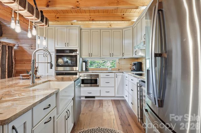 588 Tawodi Trail, Maggie Valley, NC 28751